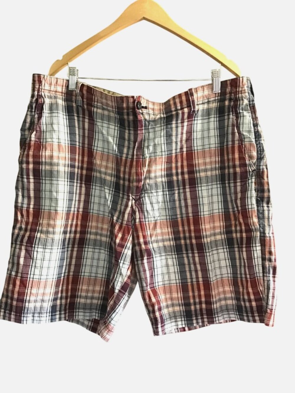 IZOD- MENS MULTI COLOR SIDE AND BACK POCKETS CHINO SHORTS SIZE 40